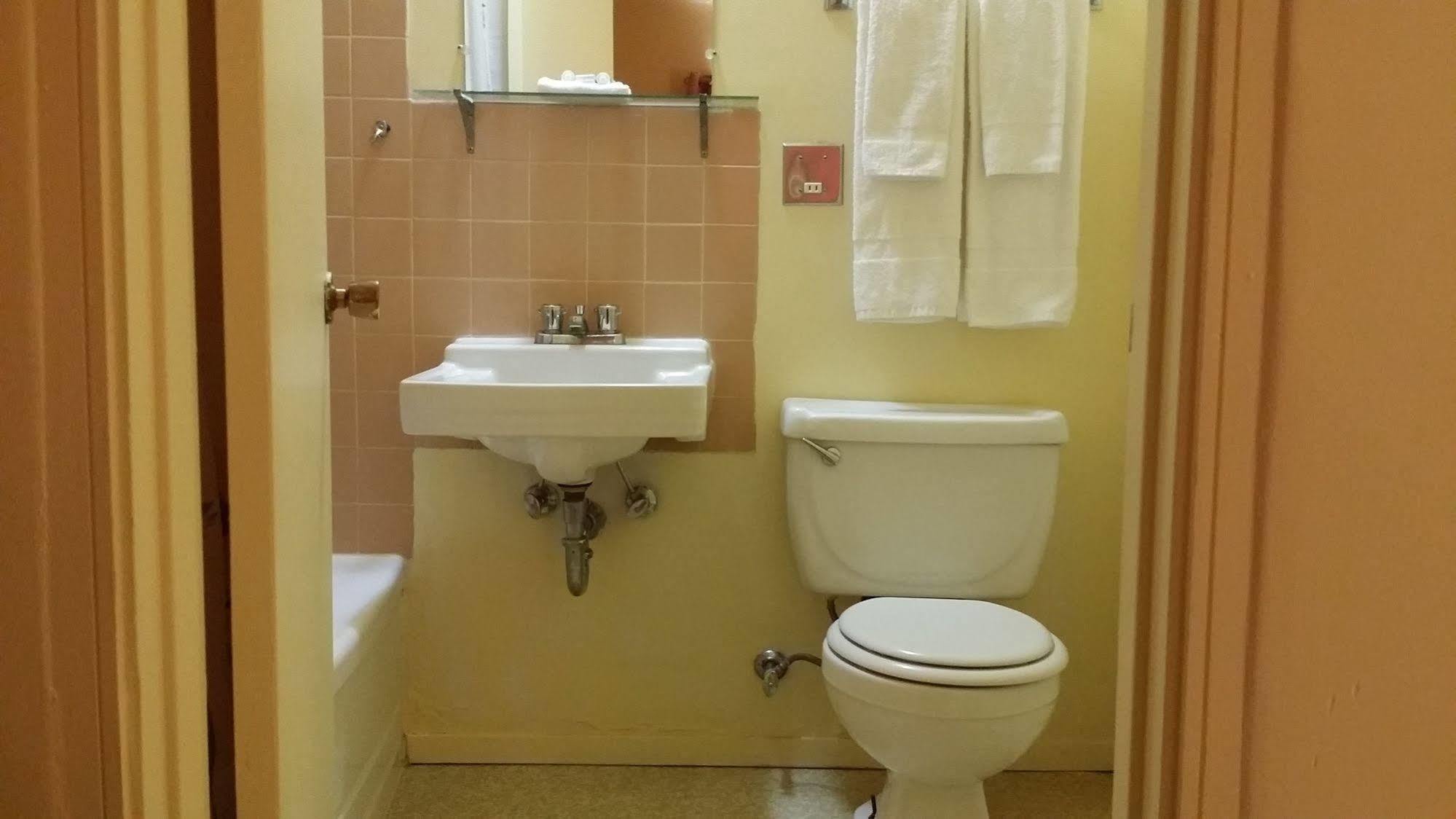 Beaver Hotel North Battleford Zewnętrze zdjęcie